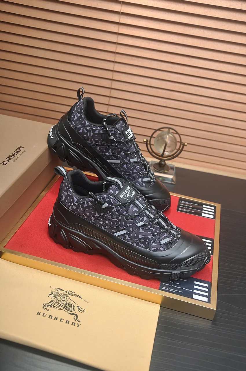 Men's shoes 💰640💶[Burberry] (cowhide lining) classic low-top sneakers｜Imported cowhide with classic plaid fabric｜Cow leather lining｜Original outsole｜Fine workmanship and comfortable to wear Size: 38-44 (customized at 45)